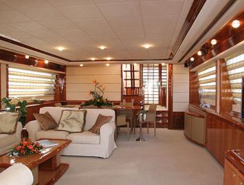 Ferretti-Yachts-880-4-cab-aussenansicht-2 Außenansicht