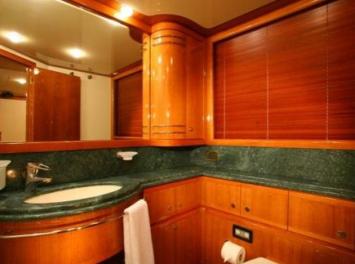 Ferretti-Yachts-880-4-cab-aussenansicht-4 Außenansicht