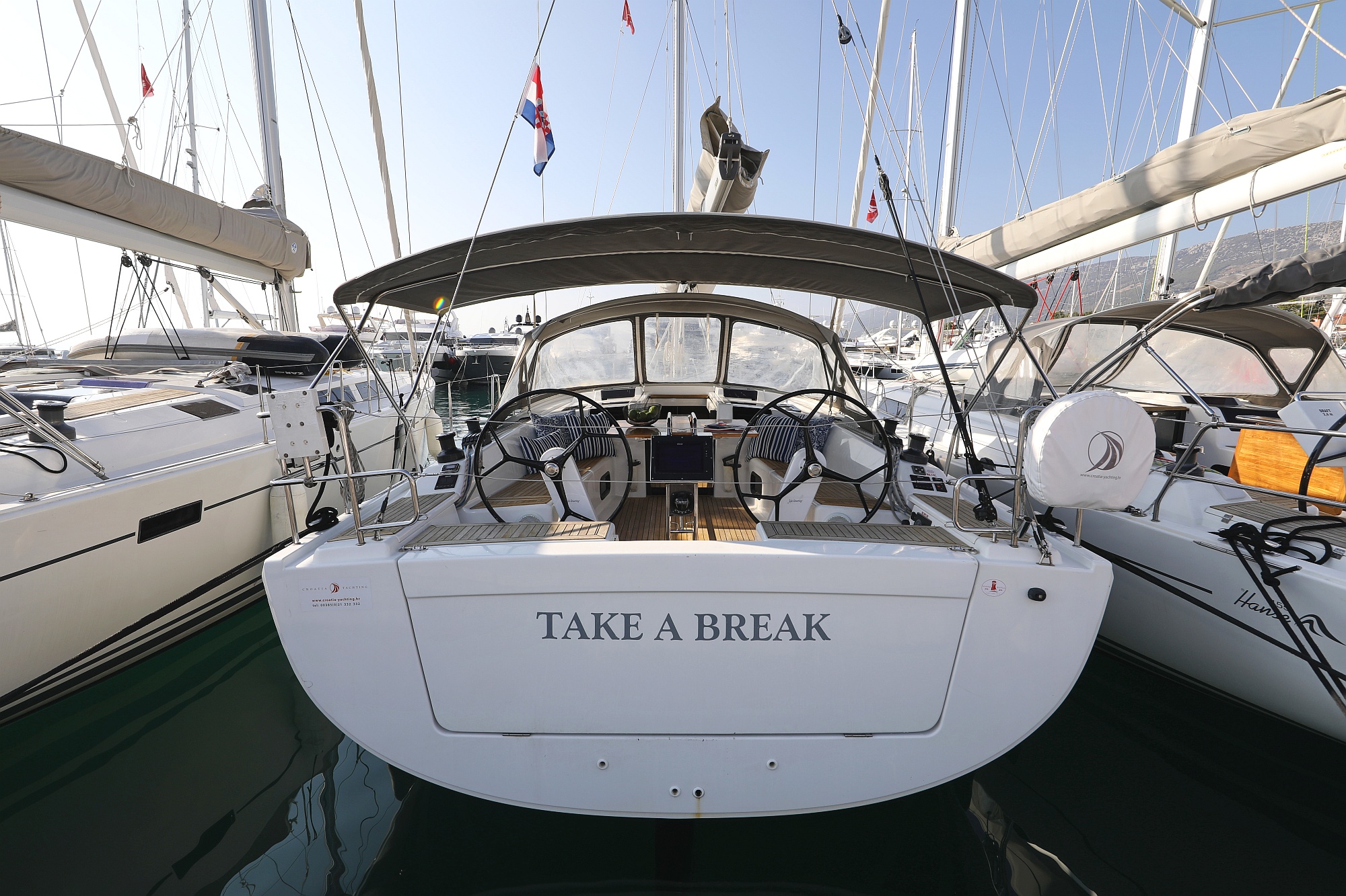 Yachtcharter Hanse415 take a break