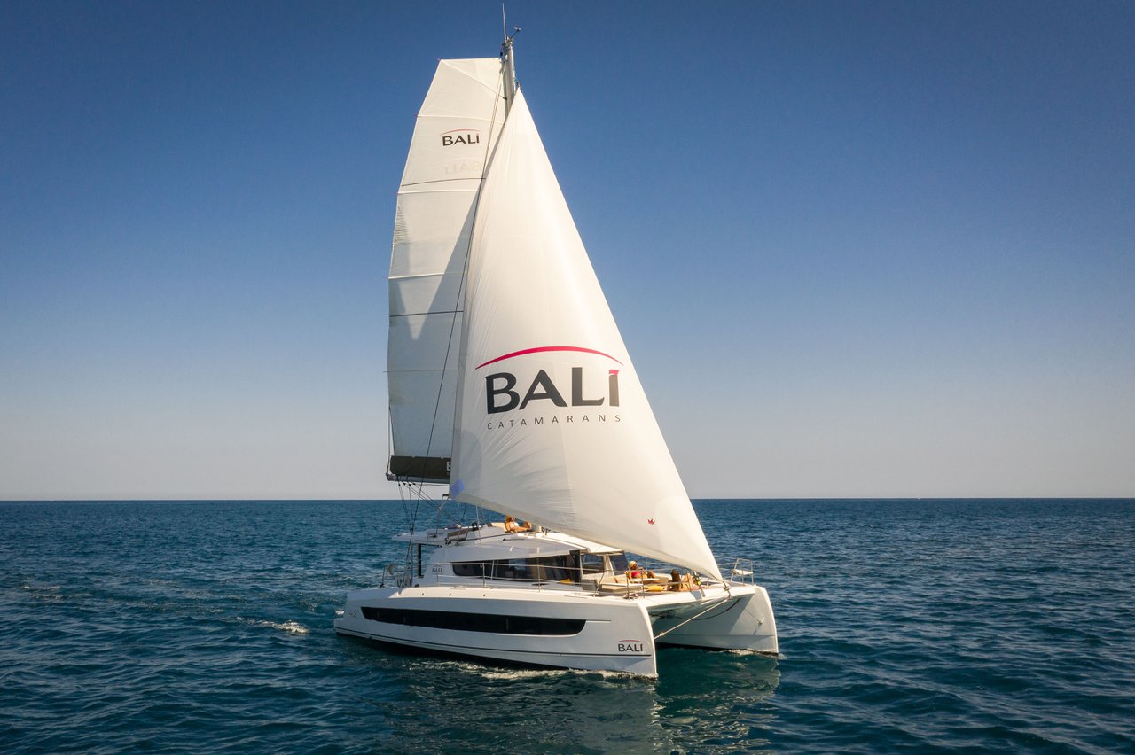 Yachtcharter Bali4 Sail and Adventure