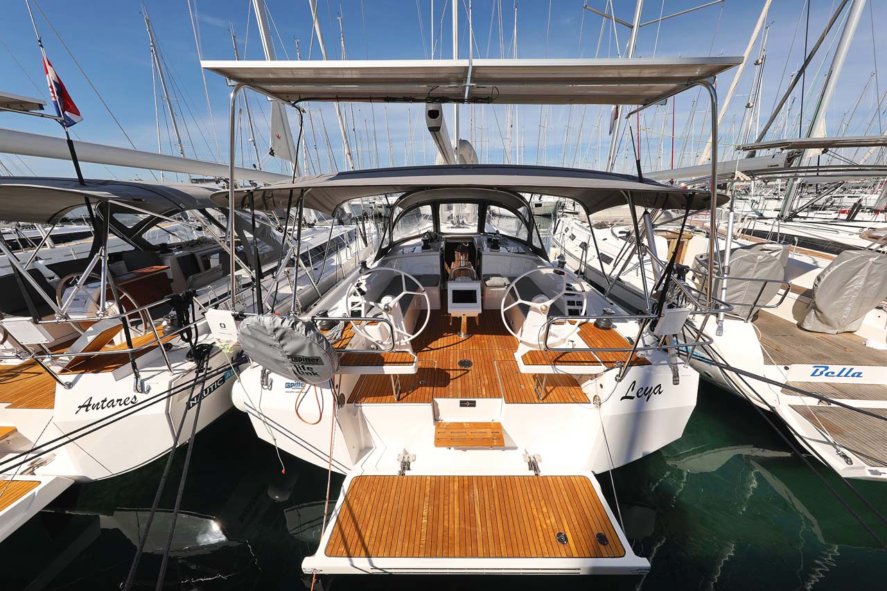 Yachtcharter BavariaC42 Leya