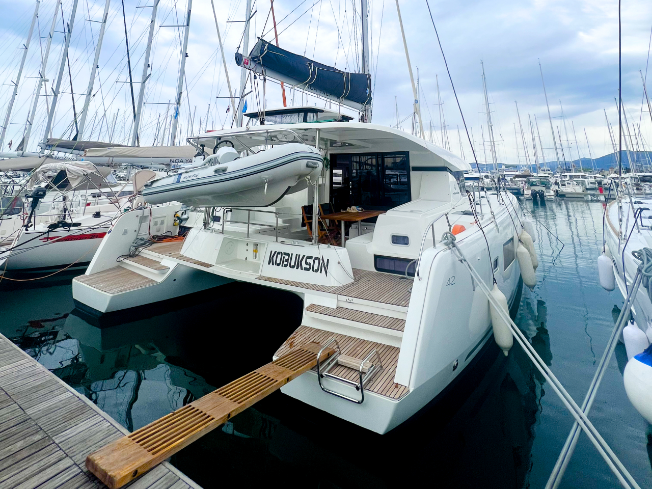 Yachtcharter Lagoon42 Kobukson