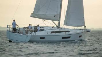 Oceanis40-4 Innenansicht