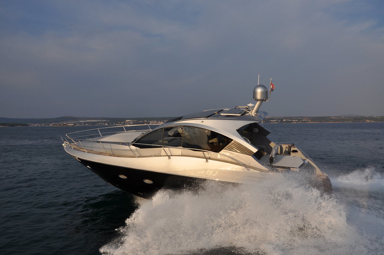 Yachtcharter Mirakul40HardTop Eva 2