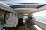 Yachtcharter SealineC335V Stormi 12