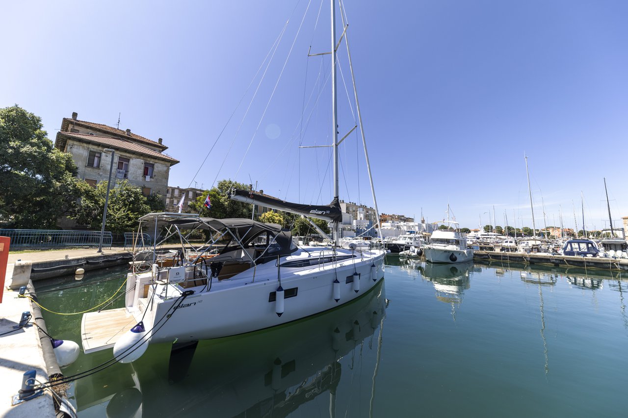 Yachtcharter ElanImpression43 Vekenega