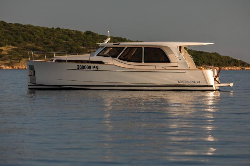 Yachtcharter Greenline33 Ondine