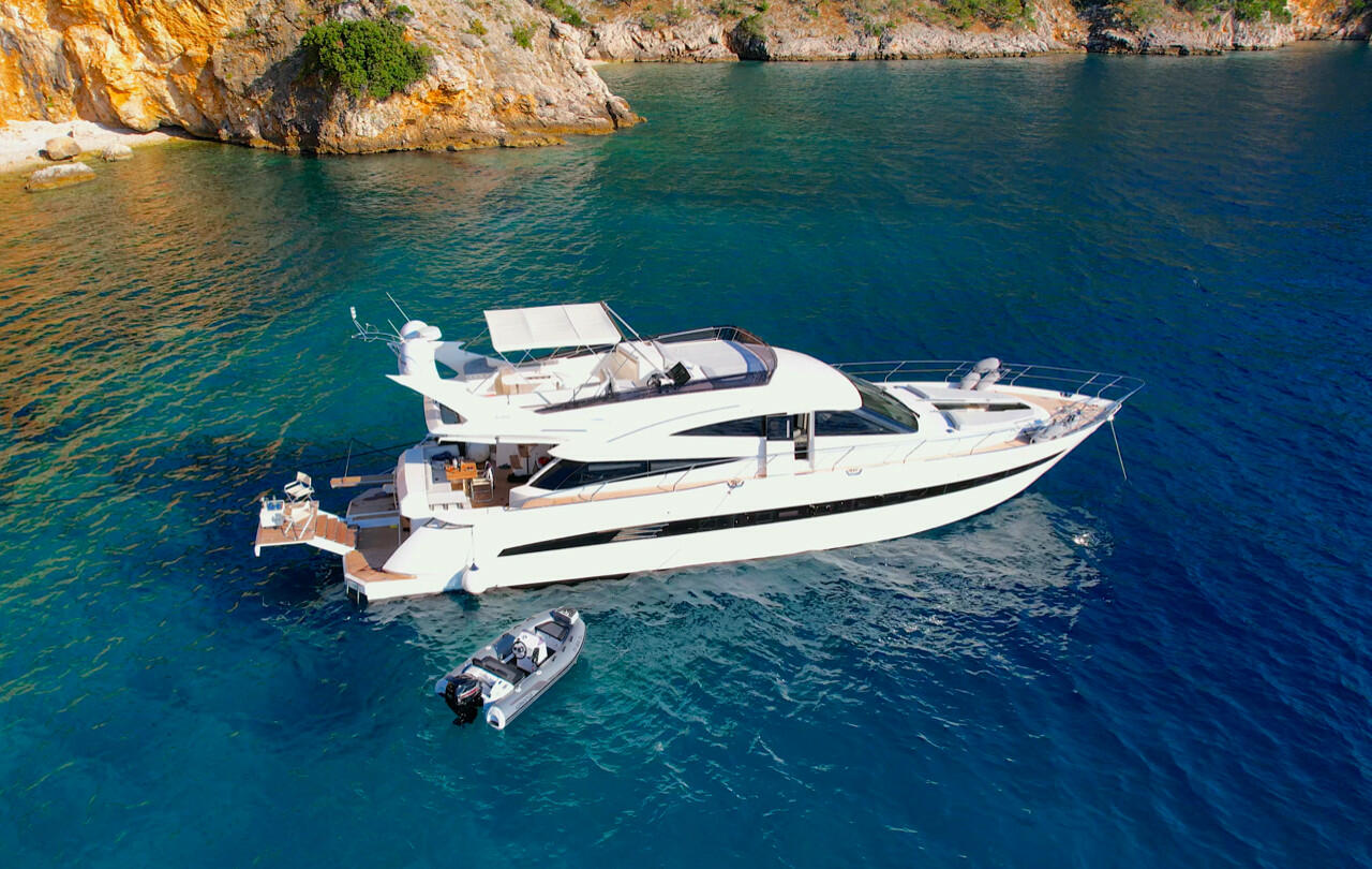 Yachtcharter Galeon640Fly Bella Zio