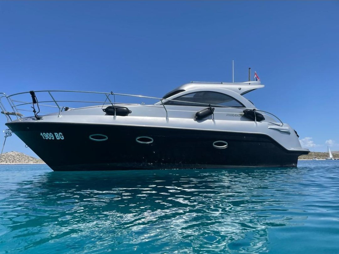 Yachtcharter Mirakul30HardTop Max 1