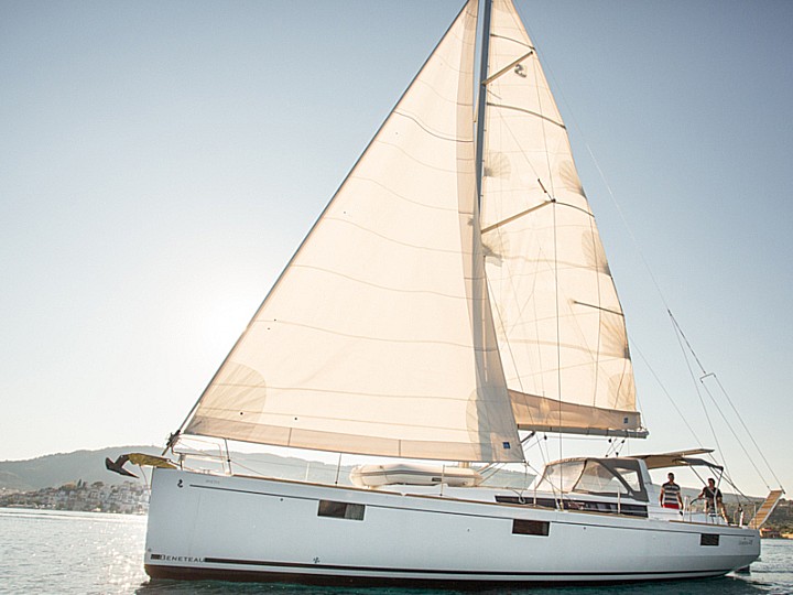 Yachtcharter Oceanis48 5Cab Invictus