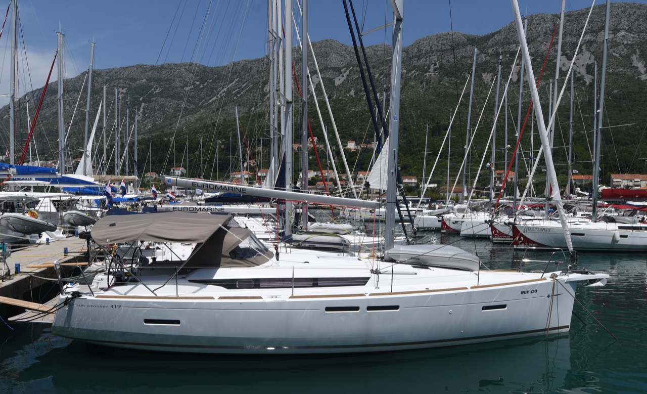 Yachtcharter Sun Odyssey 419 3 cab 2wc Euros hauptansicht 1