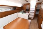 Yachtcharter Sun Odyssey 419 3 cab 2wc Kiss Kiss aussenansicht 7