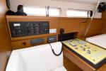 Yachtcharter Sun Odyssey 419 3 cab 2wc Kiss Kiss aussenansicht 9