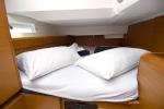 Yachtcharter Sun Odyssey 419 3 cab 2wc Kiss Kiss aussenansicht 10