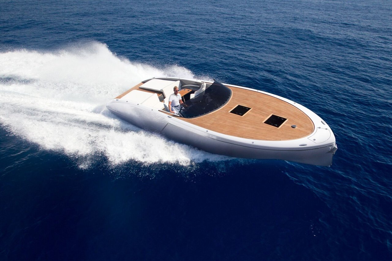 Yachtcharter Frauscher 1017 GT Adriatic Falcon hauptansicht 1