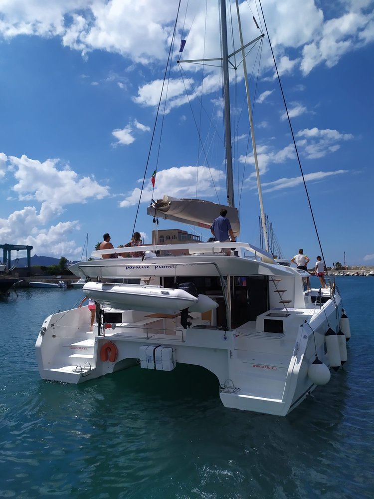 Yachtcharter Dufour48Catamaran Paradise Planet