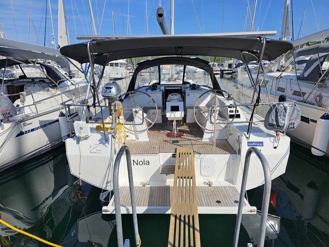 Yachtcharter BavariaC42 Nola