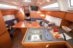 Yachtcharter BavariaCruiser37 Gospoja 12