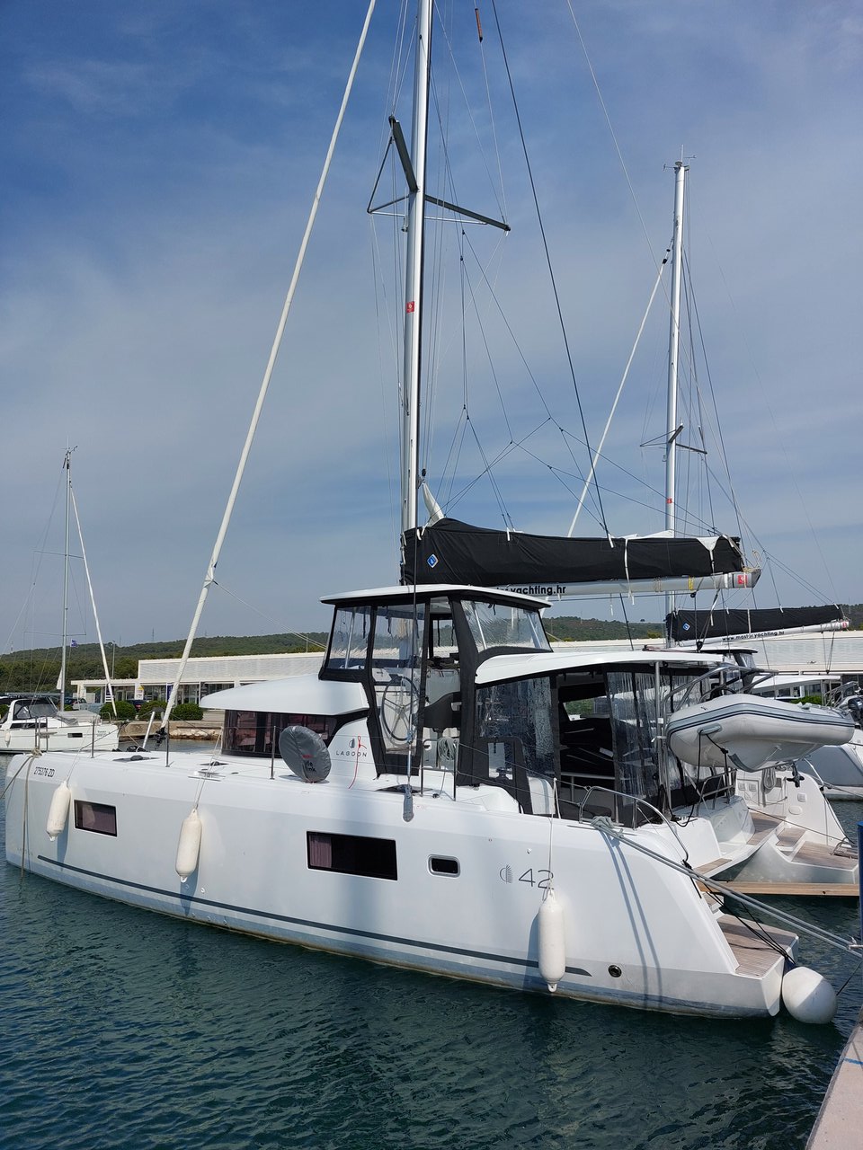 Yachtcharter Lagoon42 Dalmatia Sunrise