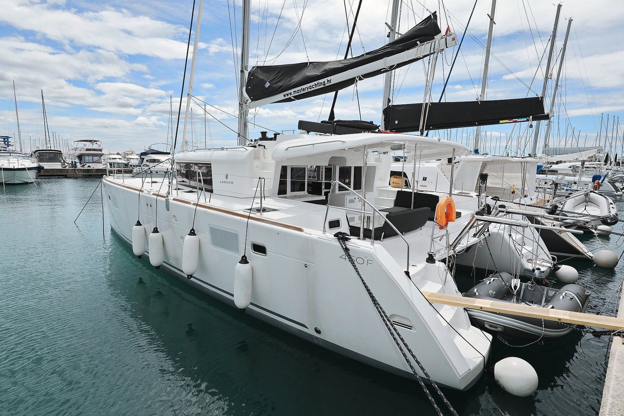 Yachtcharter Lagoon450F Must Have