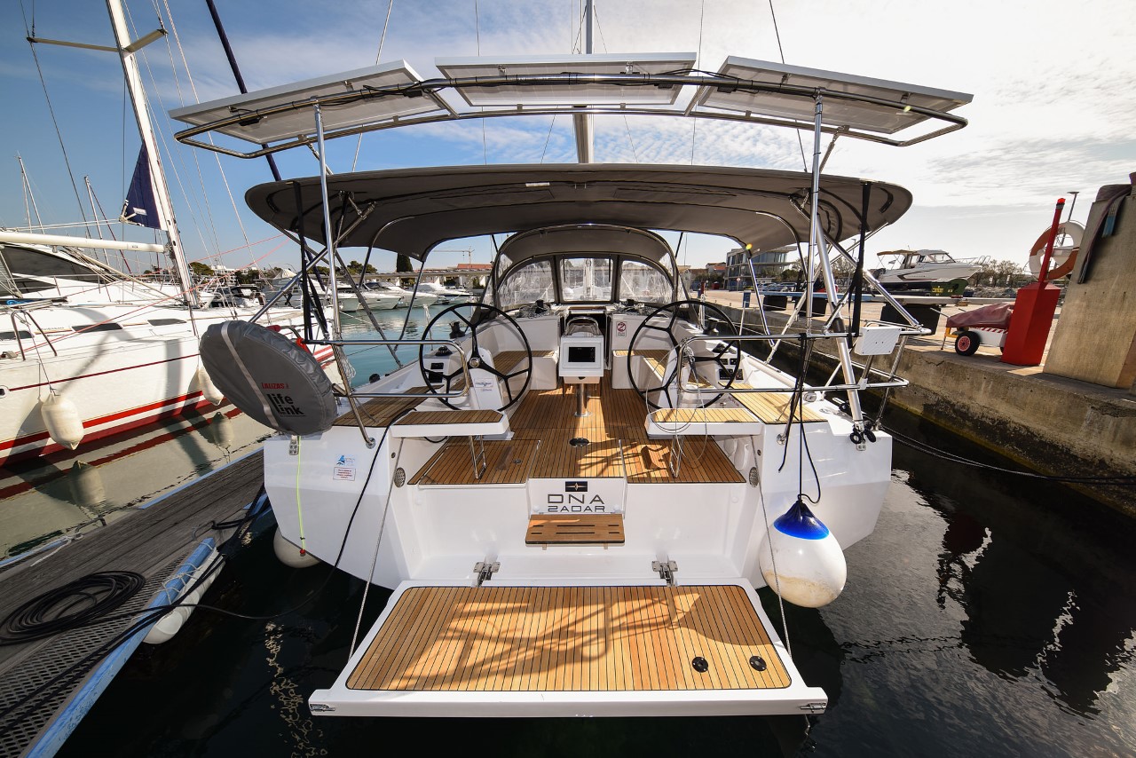 Yachtcharter BavariaC42 Dna