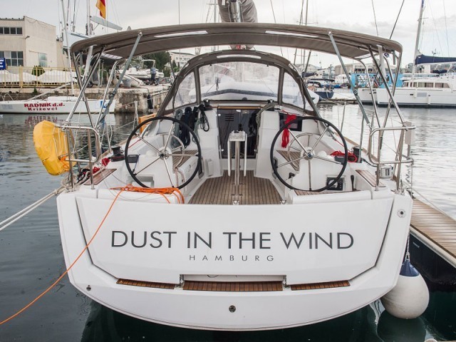 Yachtcharter SunOdyssey389 Dust in the Wind