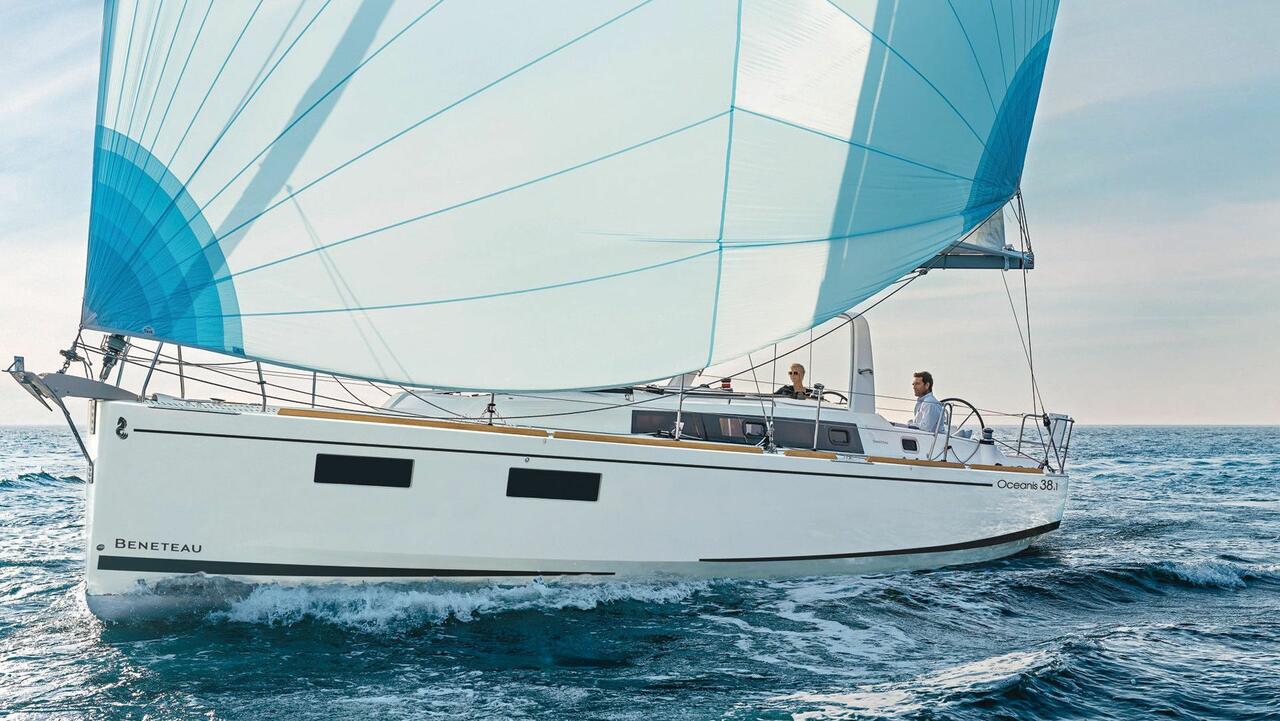 Yachtcharter Oceanis38 Lukas