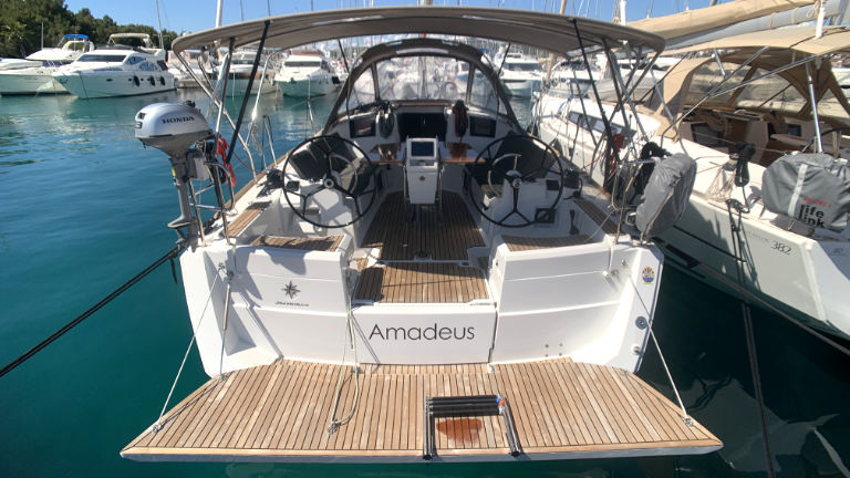 Yachtcharter SunOdyssey389 Amadeus