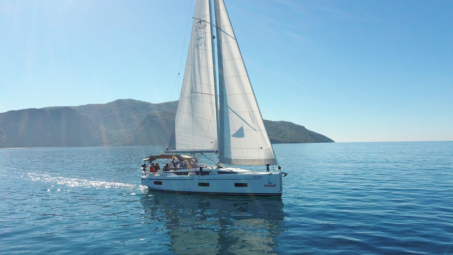Yachtcharter BavariaC42 Fiesta