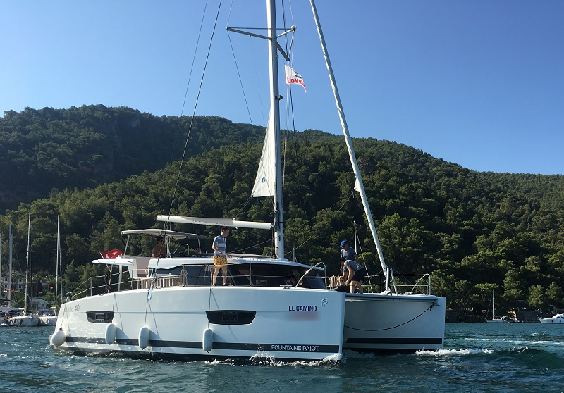 Yachtcharter Lucia40 El Camino