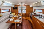 Yachtcharter Oceanis38 New Order 7