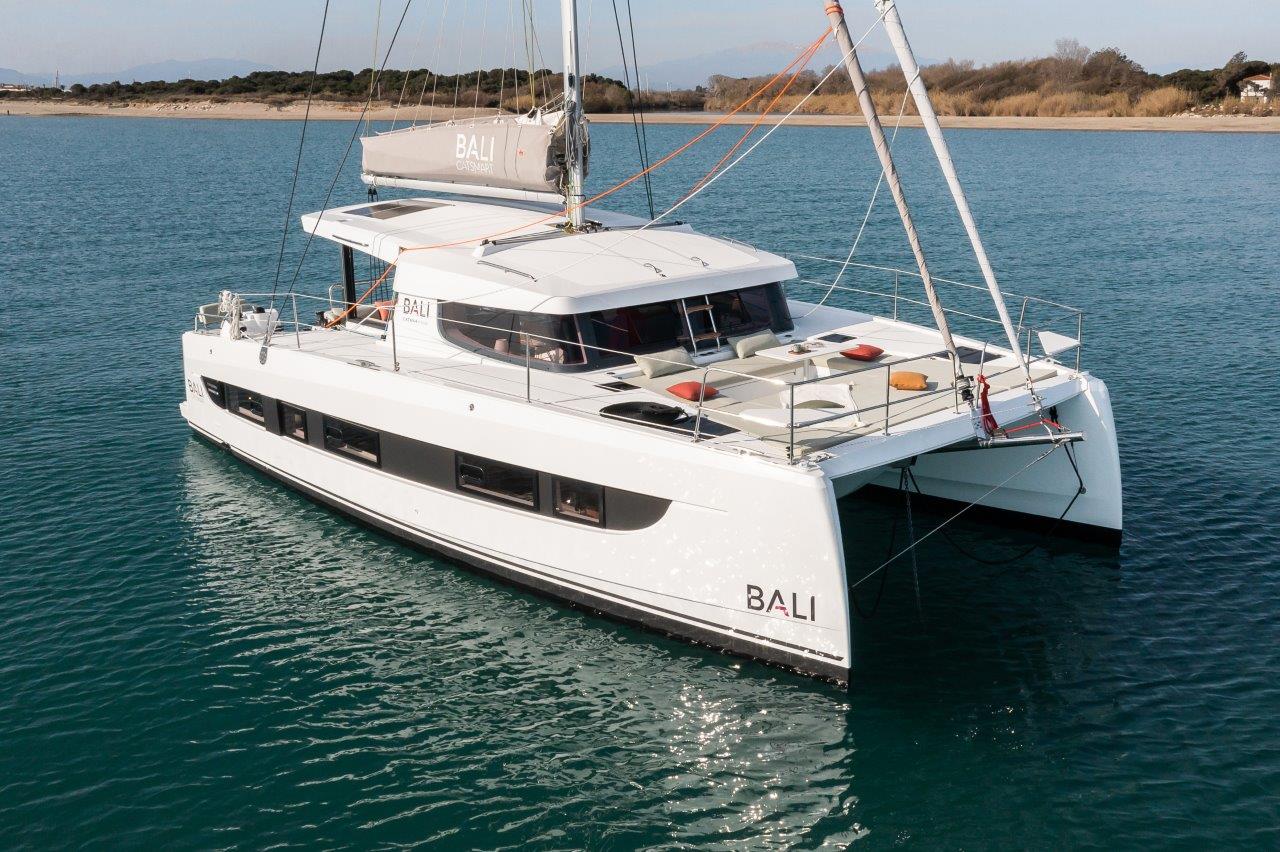 Yachtcharter BaliCatsmart 4cab NN