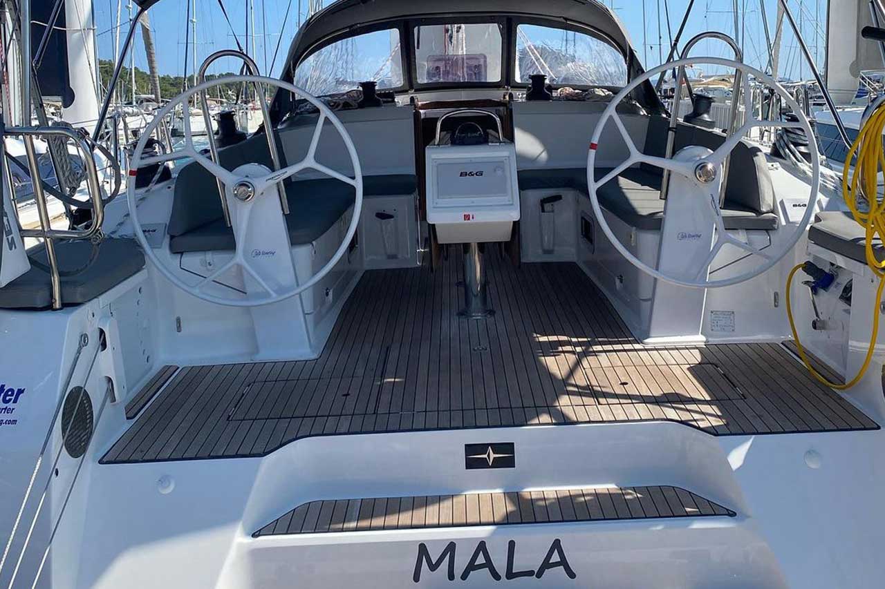 Yachtcharter BavariaCruiser46 Mala