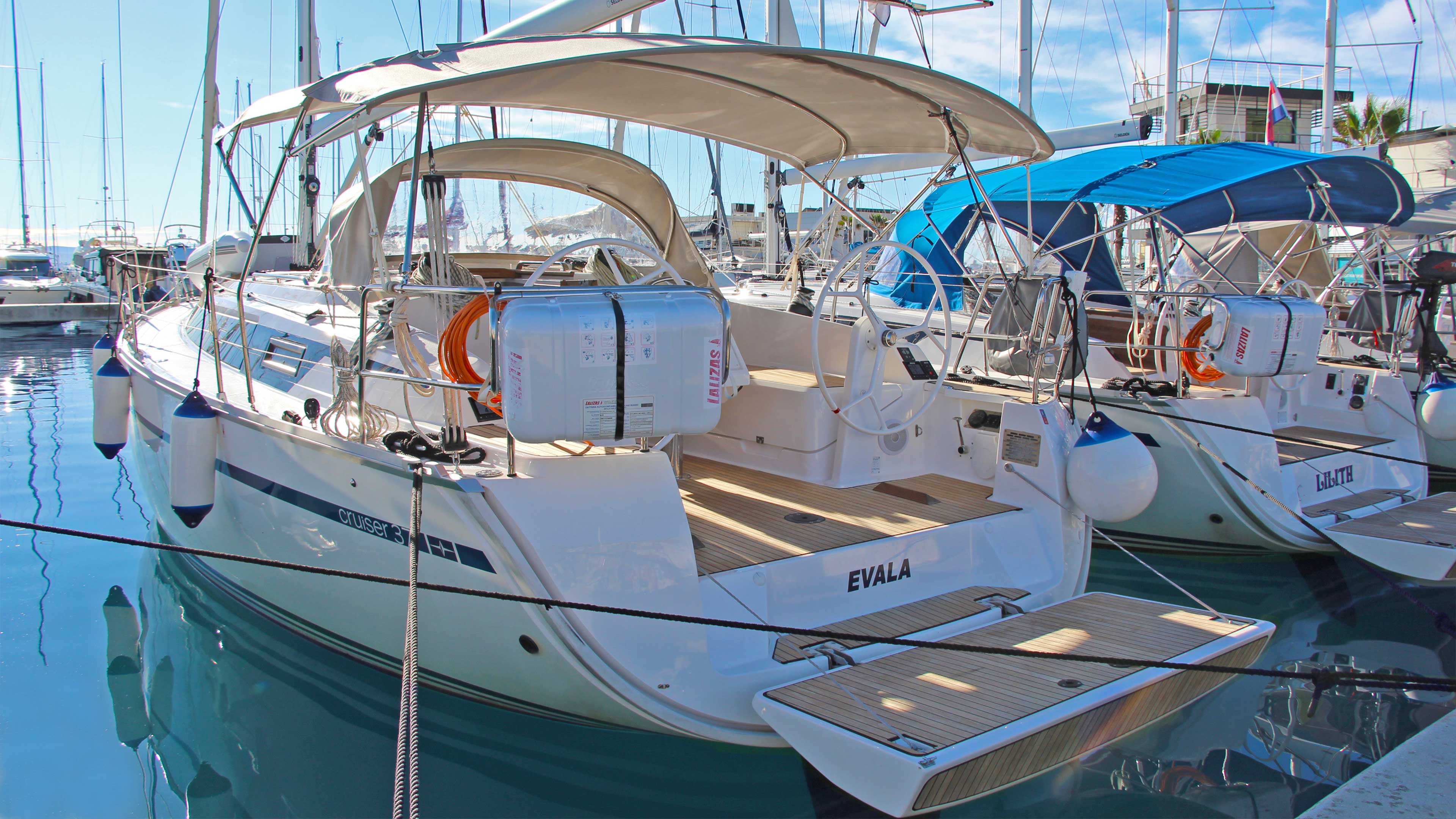 Yachtcharter BavariaCruiser37 Evala