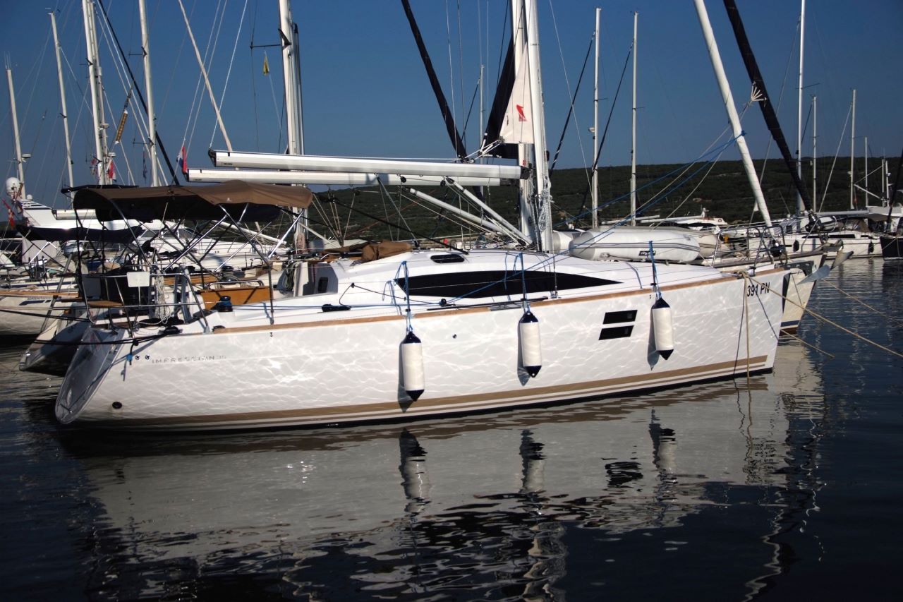 Yachtcharter Elan35Impression Arashi