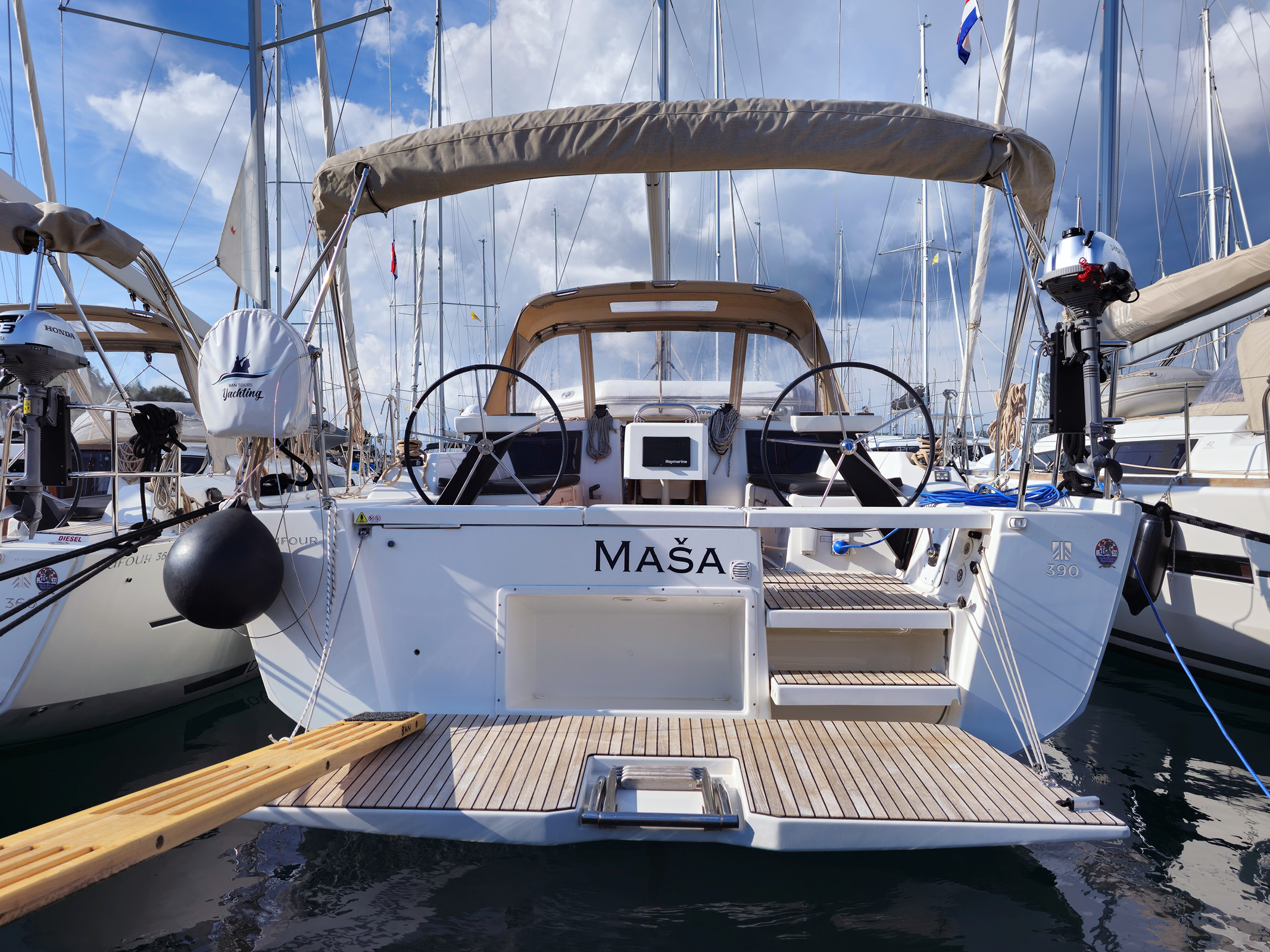 Yachtcharter Dufour390GrandLarge Masa