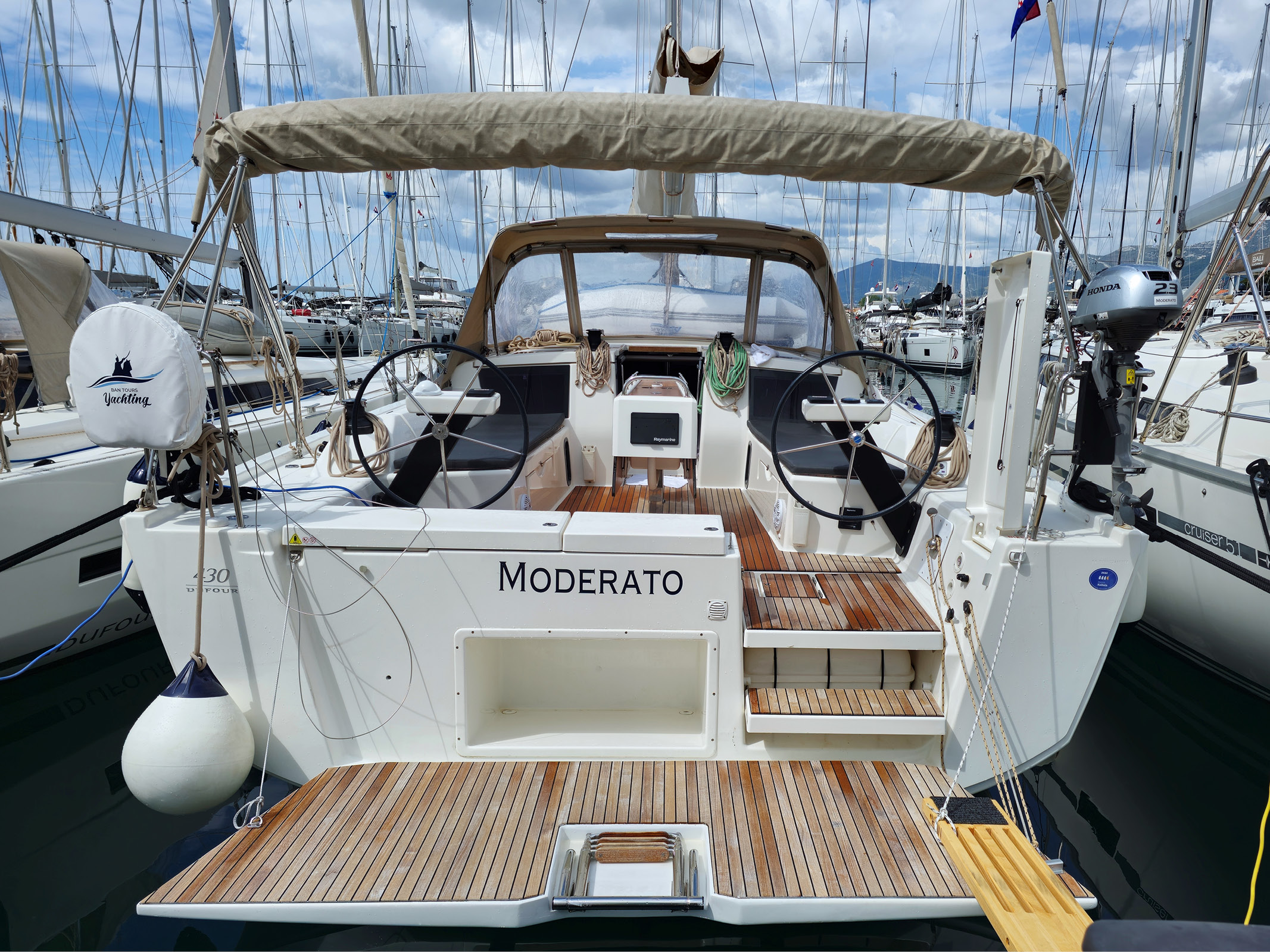Yachtcharter Dufour430GrandLarge Moderato