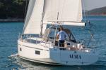Yachtcharter BavariaC38 Aura 3
