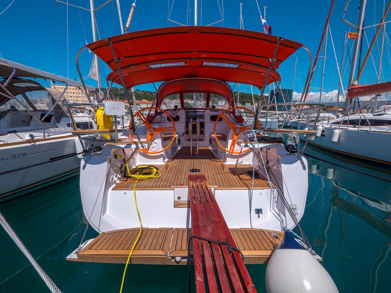 Yachtcharter Elan40Impression Happy