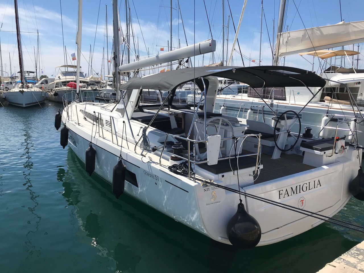 Yachtcharter Oceanis 51 1 5 1 cab 3 1wc Famiglia hauptansicht 1