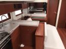 Yachtcharter Oceanis 51 1 5 1 cab 3 1wc Famiglia aussenansicht 9