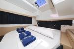 Yachtcharter Lucia40 Why Not 23