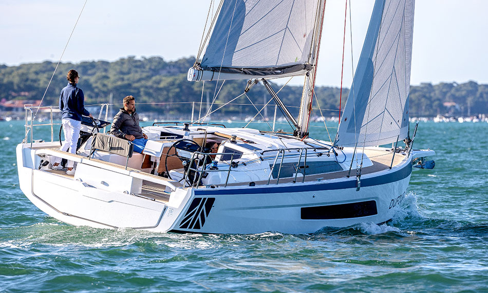 Yachtcharter Dufour37 La Linea
