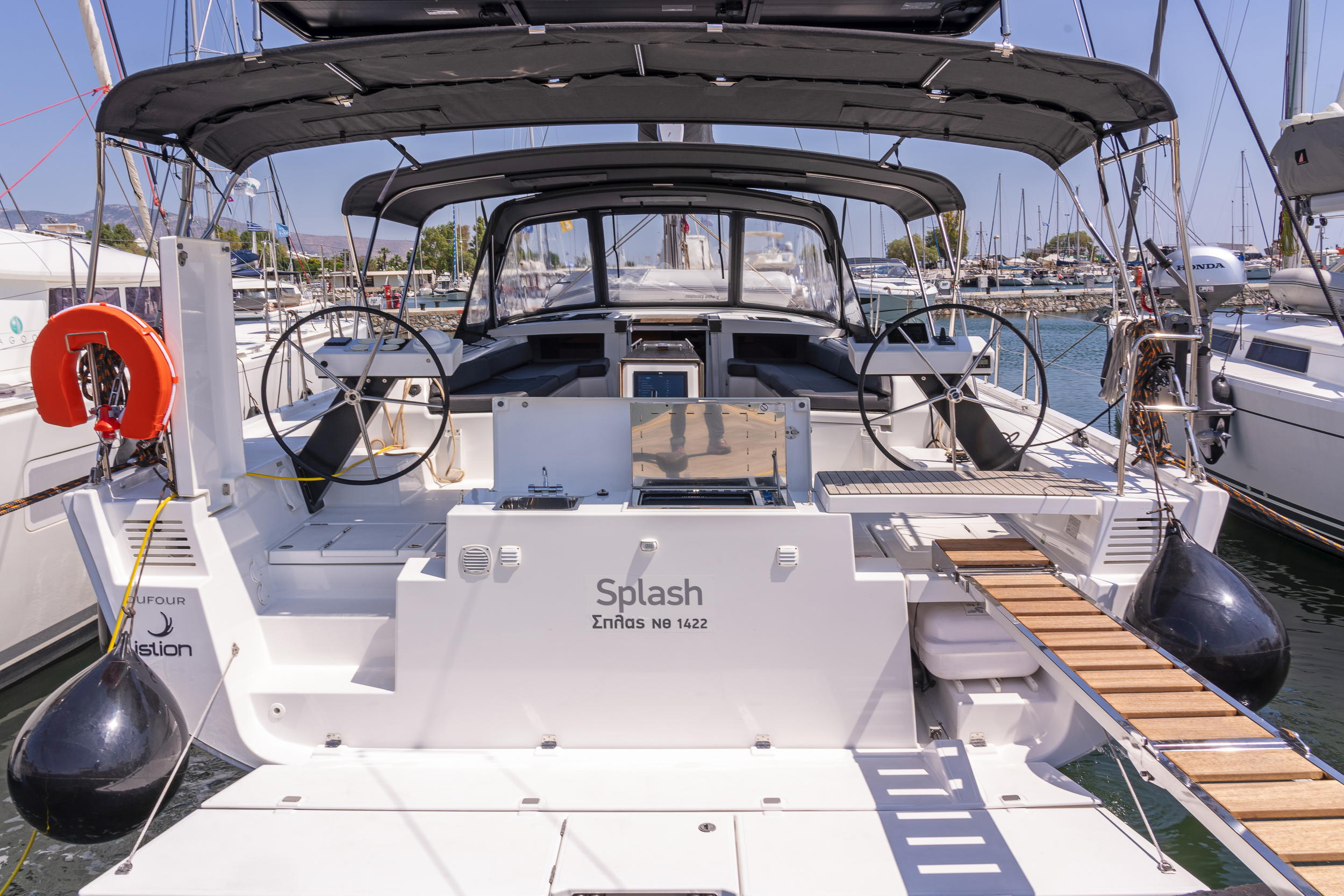 Yachtcharter Dufour530 51cab SPLASH 14