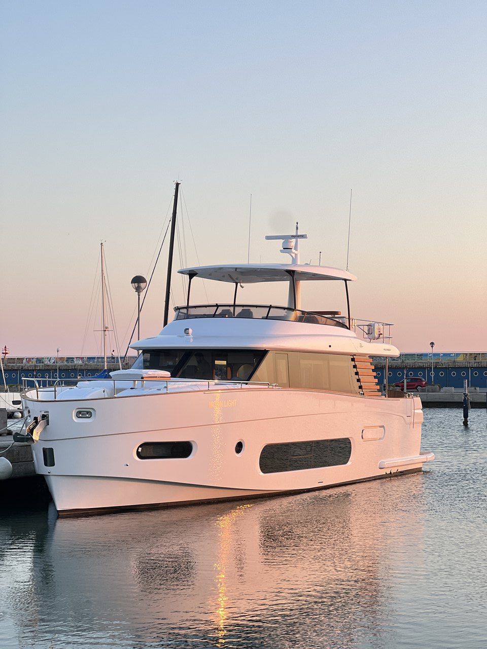 Yachtcharter AzimutMagellano66 Moon light