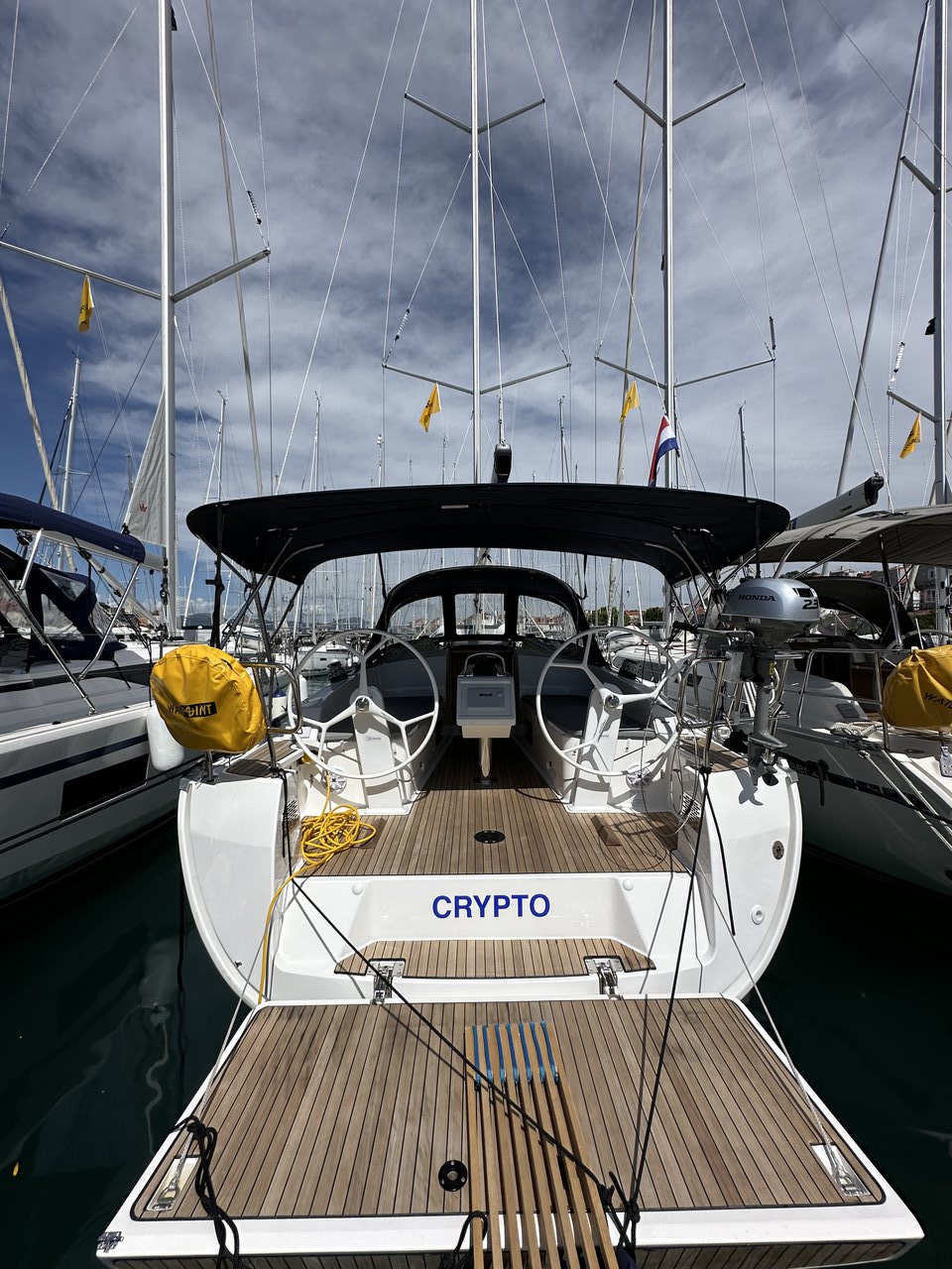 Yachtcharter BavariaCruiser37 Crypto