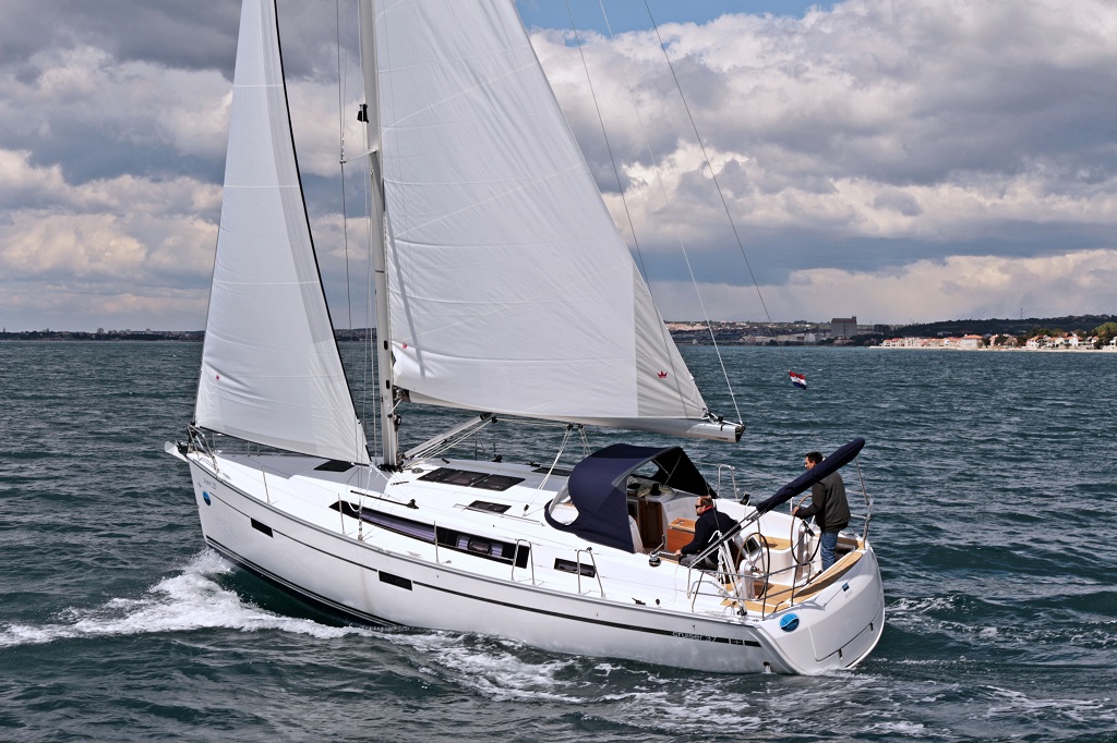 Yachtcharter BavariaCruiser37 Andrea