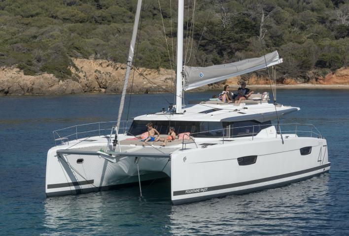 Yachtcharter Saona47 Lola 2