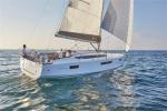 Yachtcharter custom/42527/Sun_Odyssey_410_ 3Cab _rear_view 1_pic4