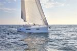 Yachtcharter custom/42527/Sun_Odyssey_410_ 3Cab _side_view_pic5